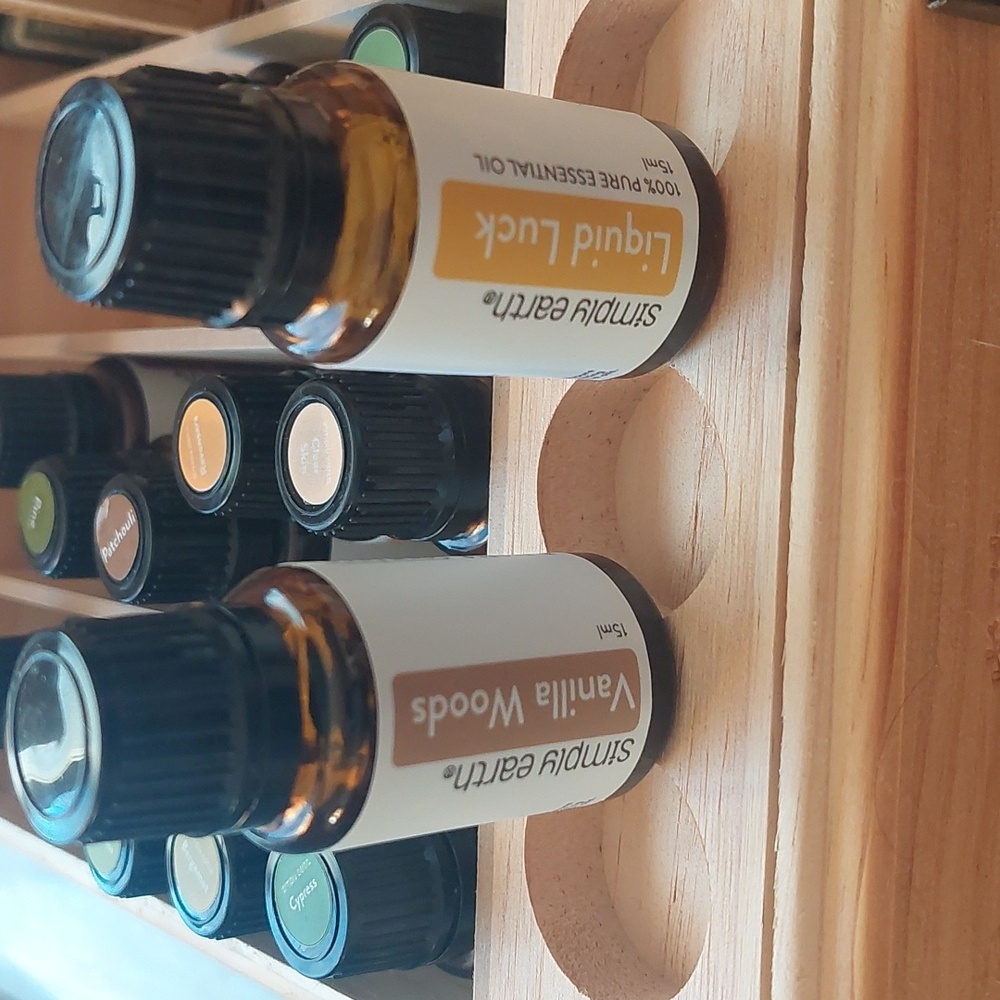 Simply Earth Essential Oils Lot With Case - Picture 3 of 6